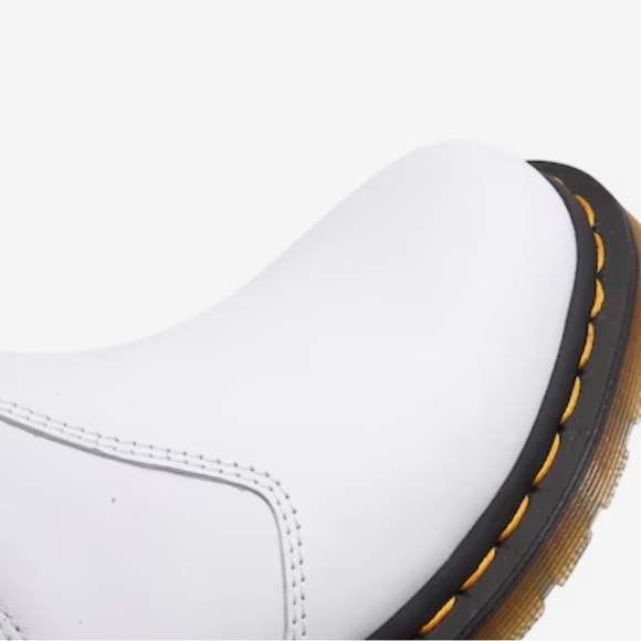 Dr. Martens 2976 Chelsea Boot - Women's - authentic all NWT 🤍 - Picture 5 of 9